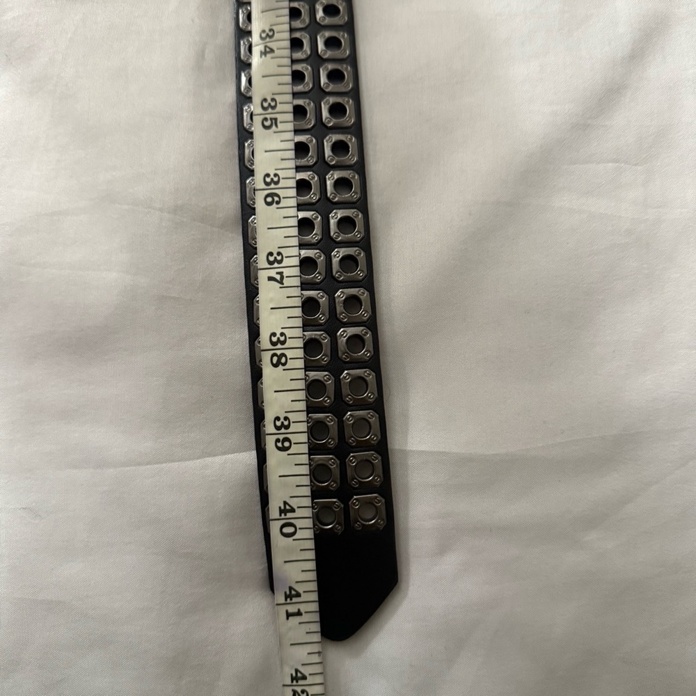 Black PU leather three row grommet belt - Picture 6 of 8